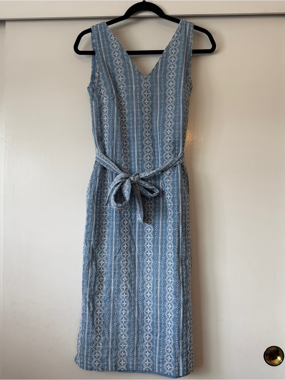 Ann Taylor Light Blue embroidered V-Neck knee length Dress with Belt and pockets